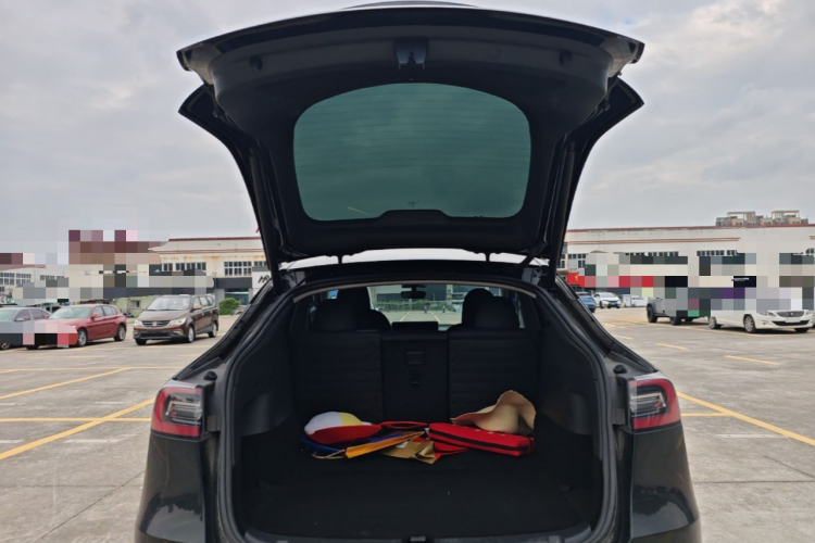 Tesla Model Y 2022 #19 Tesla Model Y 2022 car image #19