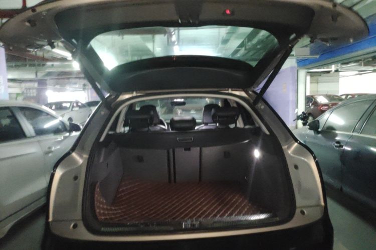 Audi Q3 2019 car image #21