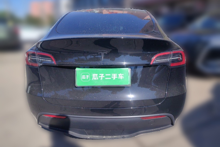 Tesla Model Y 2023 #4 Tesla Model Y 2023 car image #4