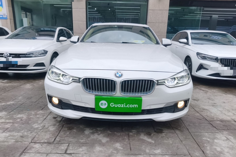 BMW 3 Series 2018 car image #3