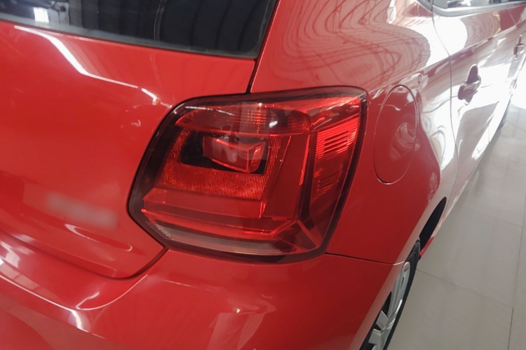 Volkswagen Polo 2016 car image #8