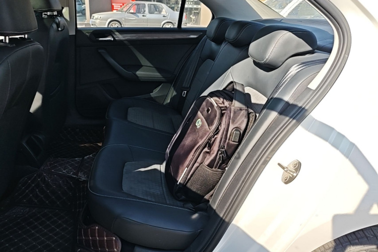 Volkswagen Santana 2019 #17 Volkswagen Santana 2019 صورة سيارة #17