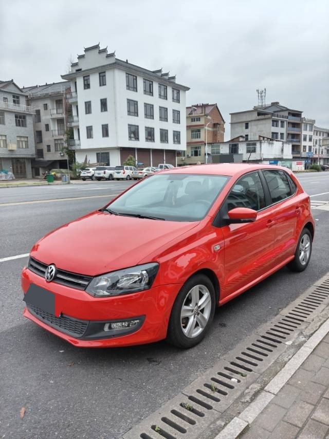 Volkswagen Polo 2011 Volkswagen Polo 2011 car image
