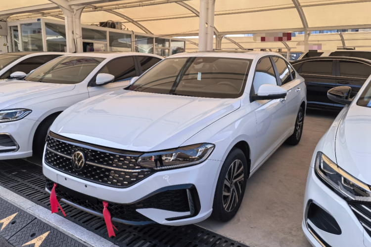 Volkswagen Lavida 2025 car image #2