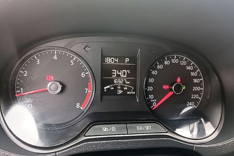 Volkswagen Polo 2019 car image #12