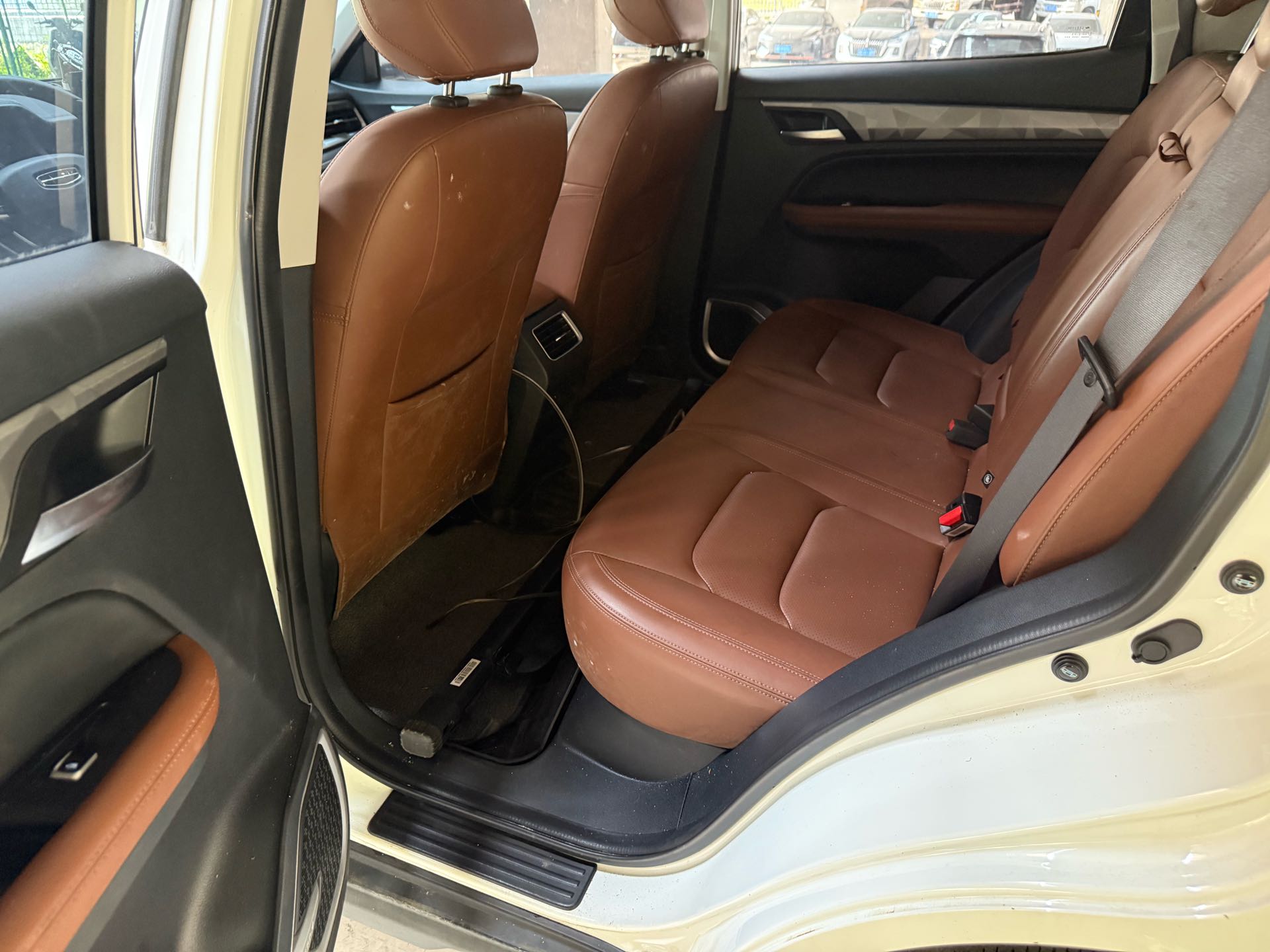 GEELY Vision X6 2021 immagine di auto #5