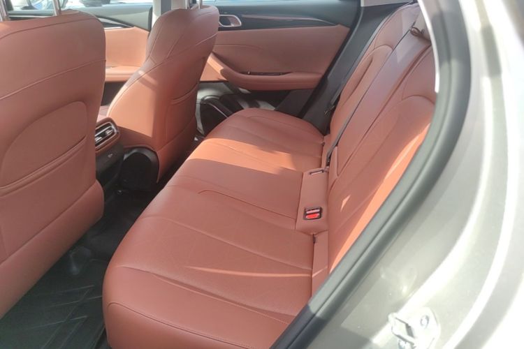 GEELY Emgrand 2025 #17 GEELY Emgrand 2025 car image #17
