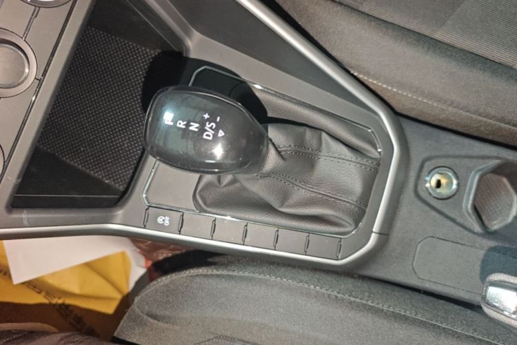 Volkswagen Polo 2023 car image #14