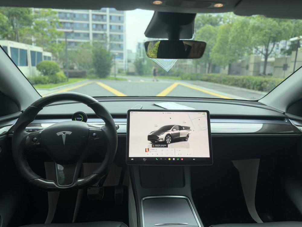 Tesla Model Y 2023 #15 Tesla Model Y 2023 car image #15