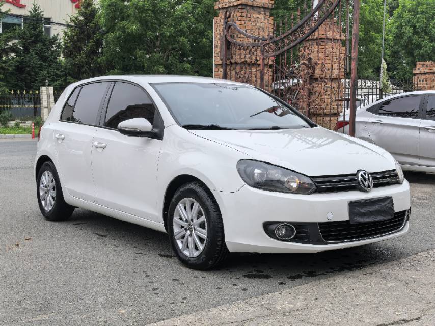 Volkswagen Golf 2013 car image #5
