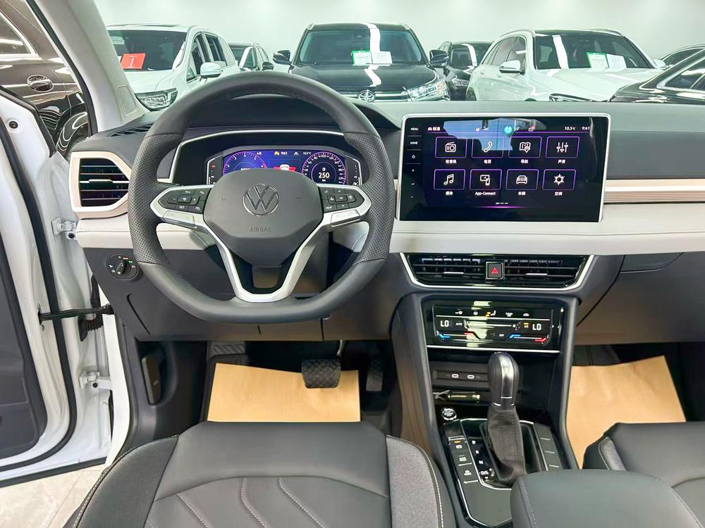 Volkswagen Tharu 2026 car image #11