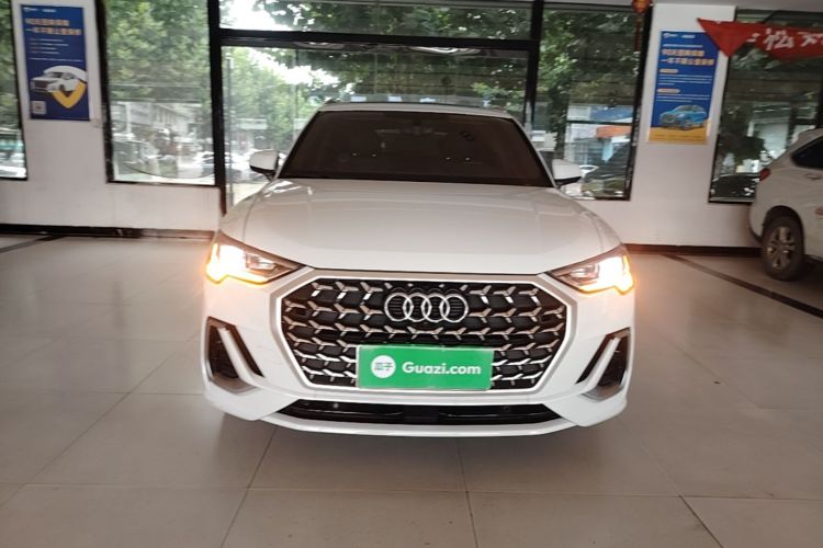 Audi Q3 2025 #3 Audi Q3 2025 car image #3