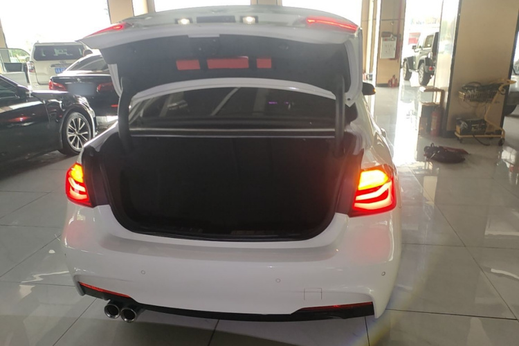 BMW 3 Series 2018 #21 BMW 3 Series 2018 car image #21