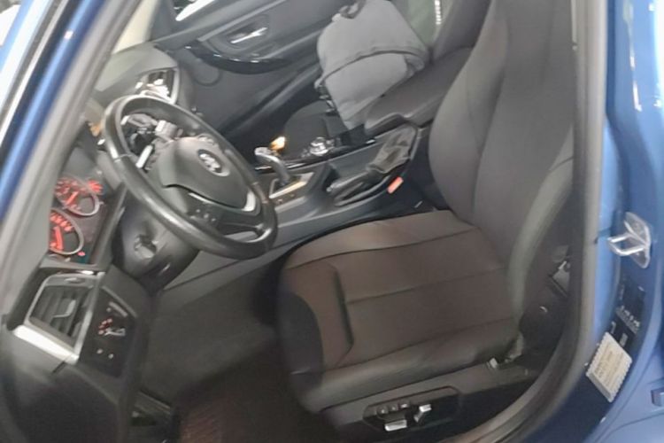 BMW 3 Series 2017 #15 BMW 3 Series 2017 car image #15