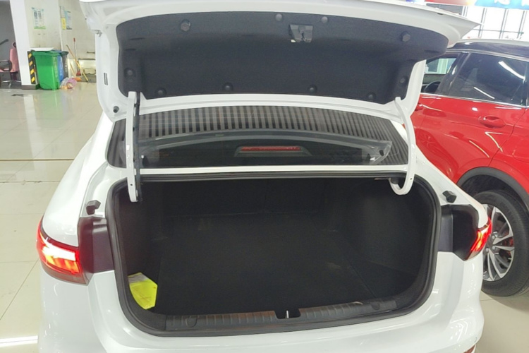 GEELY Emgrand 2025 #19 GEELY Emgrand 2025 car image #19