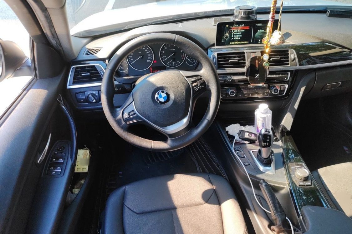 BMW 3 Series 2017 #22 BMW 3 Series 2017 car image #22
