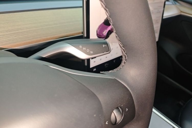 Tesla Model 3 2023 car image #14