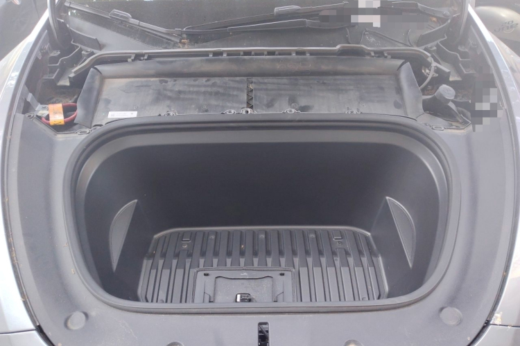 Tesla Model Y 2024 car image #18
