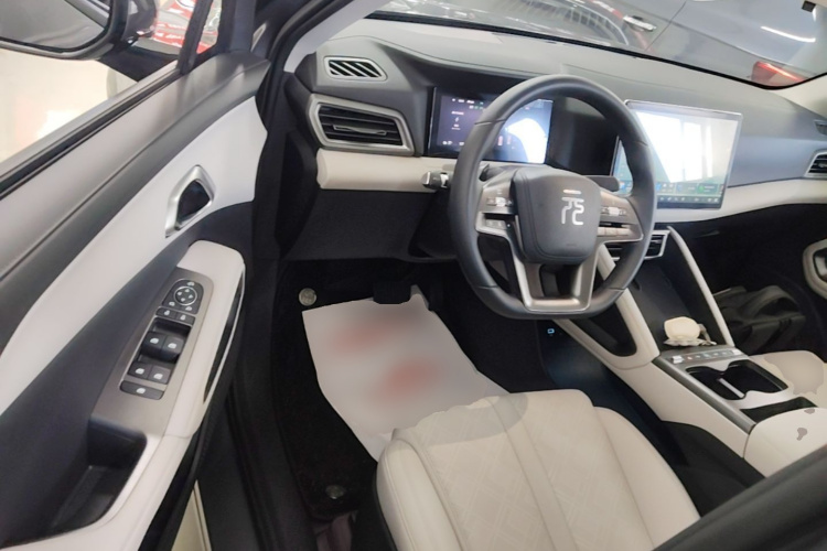 BYD YuanUP 2025 изображение автомобиля #16