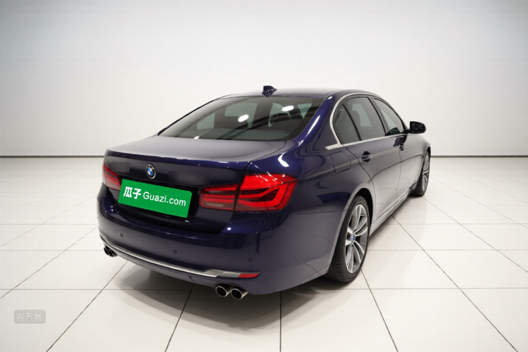 BMW 3 Series 2018 car image #6
