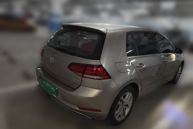 Volkswagen Golf 2018 car image #5