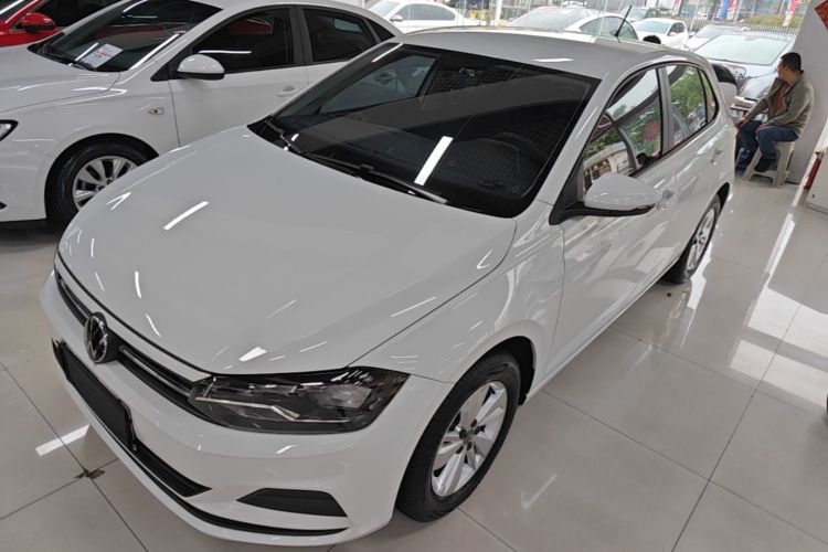 Volkswagen Polo 2024 car image #2