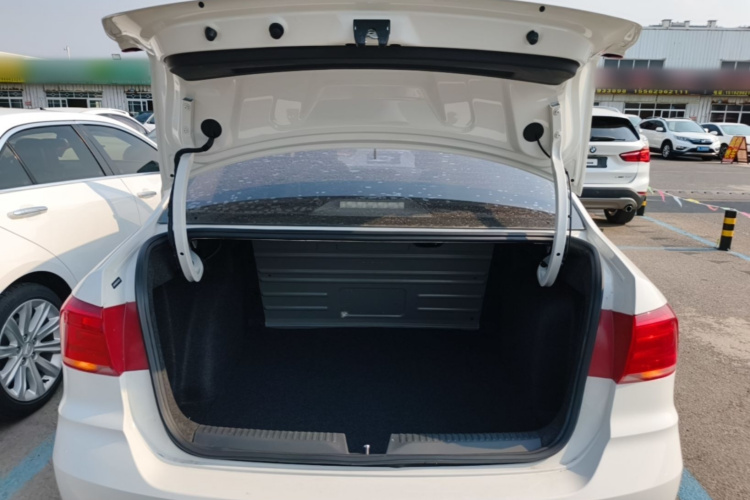 Volkswagen Santana 2022 car image #19
