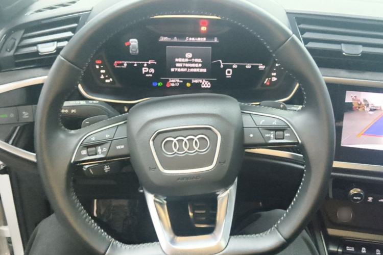 Audi Q3 2021 car image #11