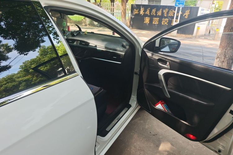GEELY Emgrand 2017 #27 GEELY Emgrand 2017 car image #27