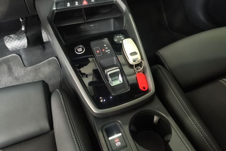 Audi A3 2023 immagine di auto #14