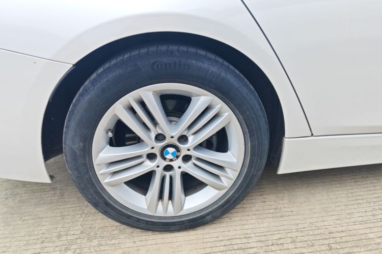 BMW 3 Series 2017 immagine di auto #10