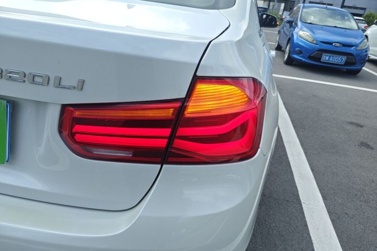 BMW 3 Series 2017 #8 BMW 3 Series 2017 car image #8
