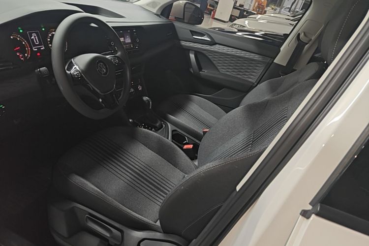 Volkswagen Tharu 2020 immagine di auto #15