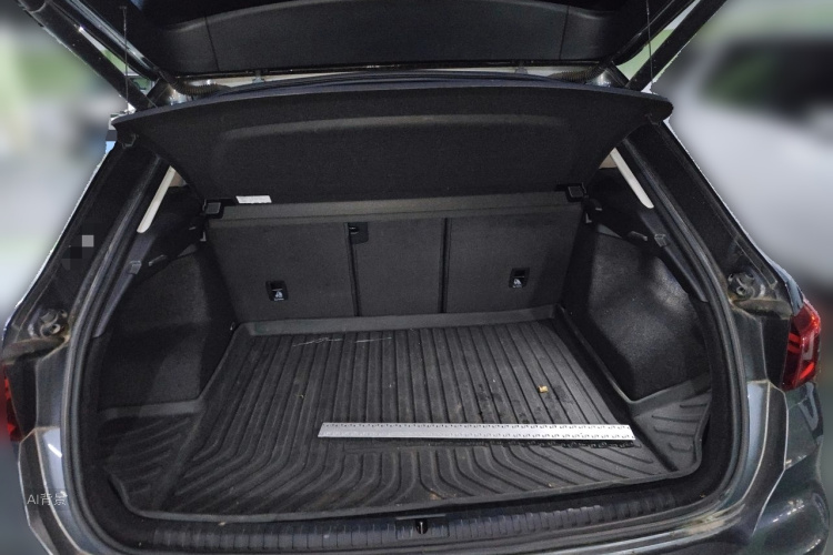 Audi Q3 2021 car image #21