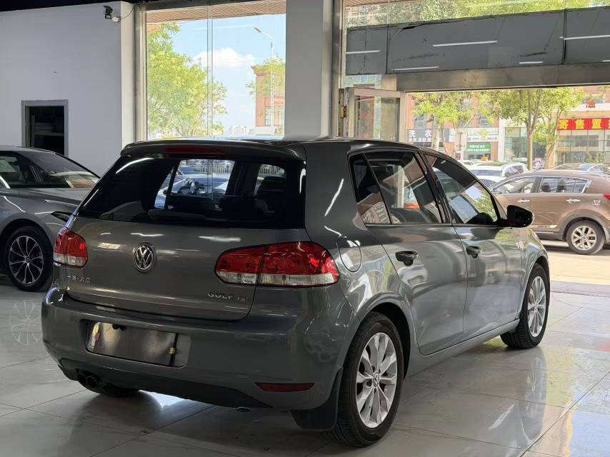 Volkswagen Golf 2012 car image #7