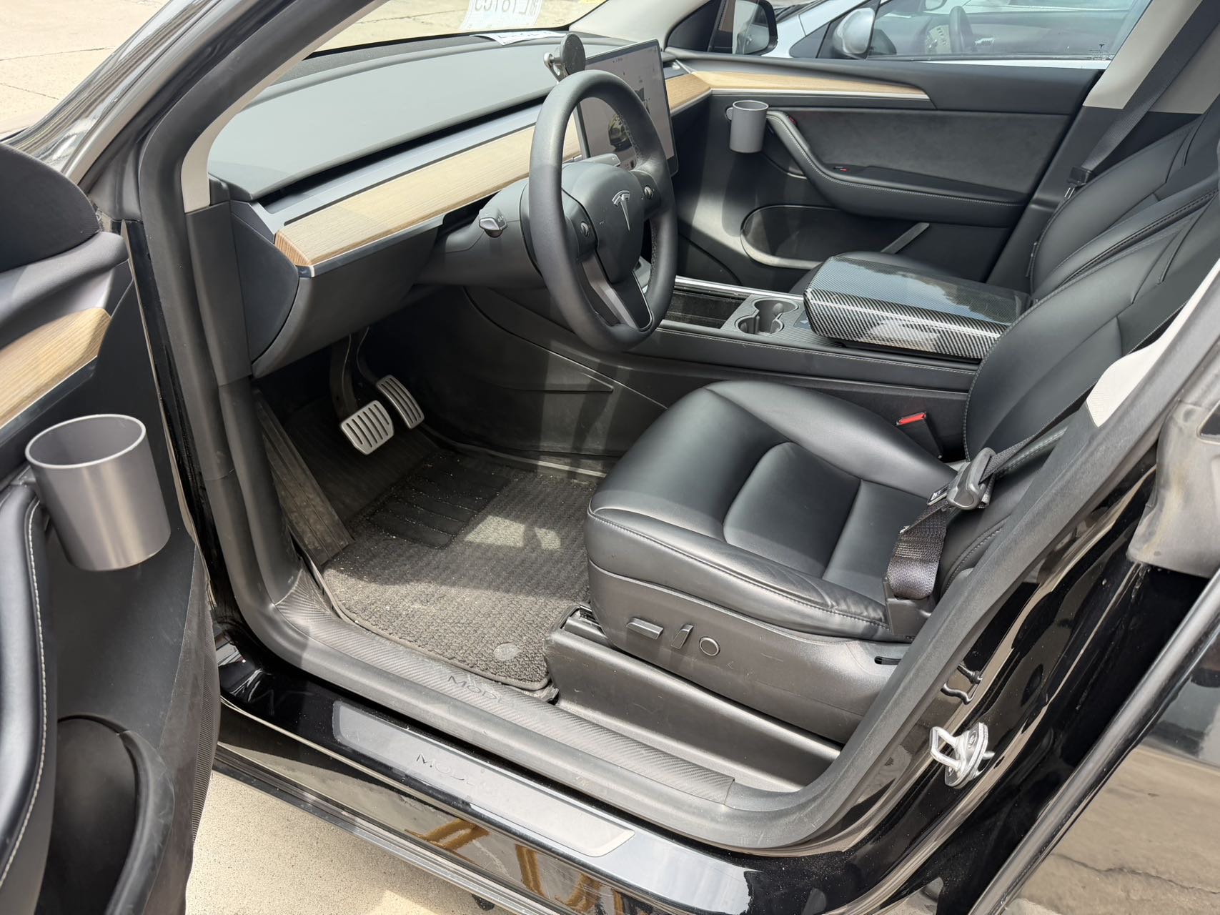 Tesla Model Y 2022 car image #5