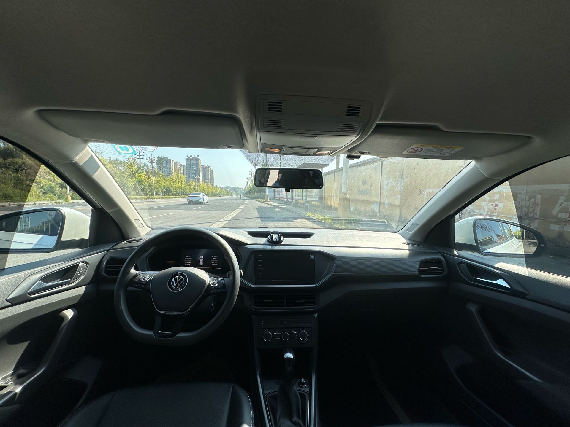 Volkswagen T-Cross 2023 car image #6