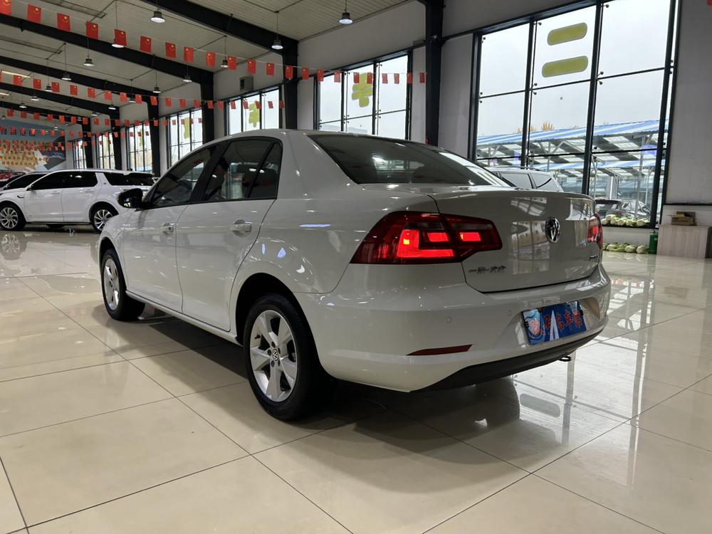 Volkswagen Bora 2015 car image #5
