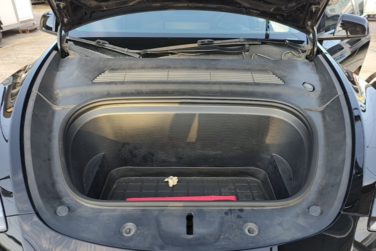 Tesla Model Y 2022 #22 Tesla Model Y 2022 car image #22