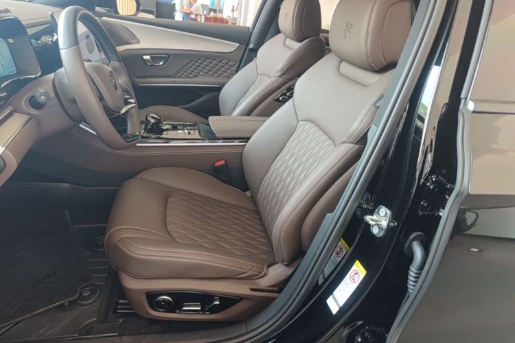BYD Han 2023 car image #19