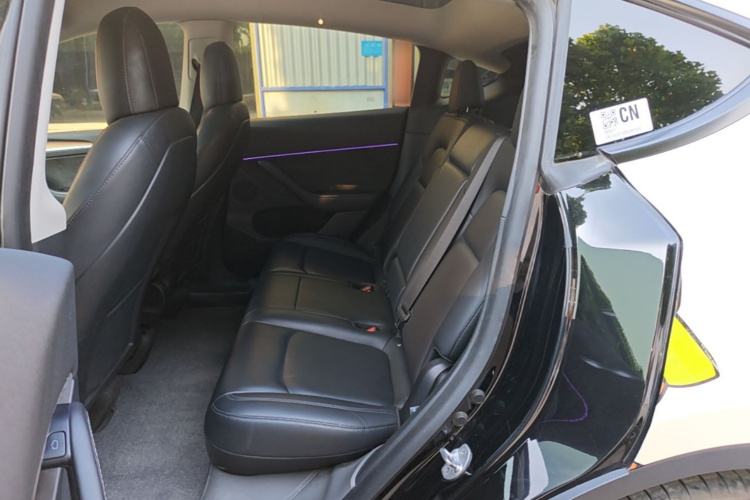 Tesla Model Y 2021 car image #17