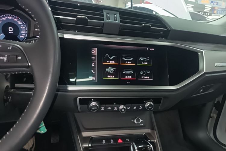 Audi Q3 2020 #17 Audi Q3 2020 صورة سيارة #17