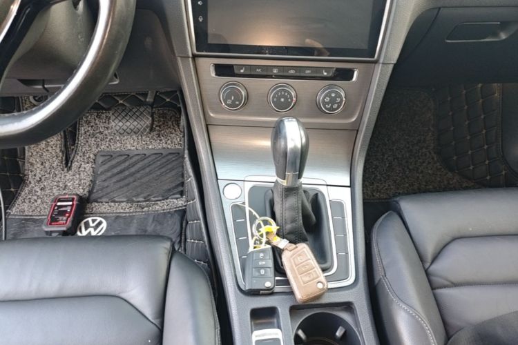 Volkswagen Golf 2016 car image #14