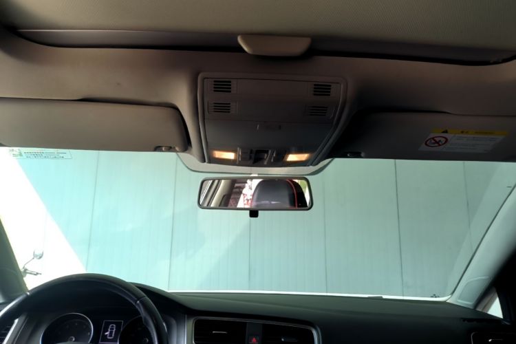 Volkswagen Golf 2015 car image #18
