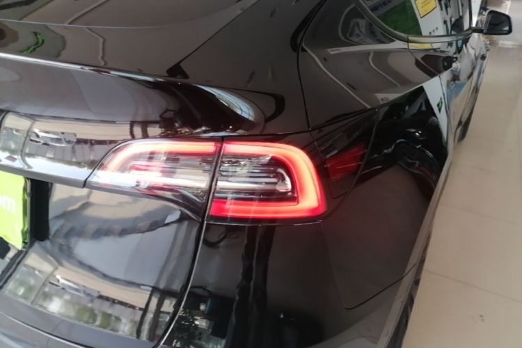 Tesla Model Y 2022 #8 Tesla Model Y 2022 car image #8