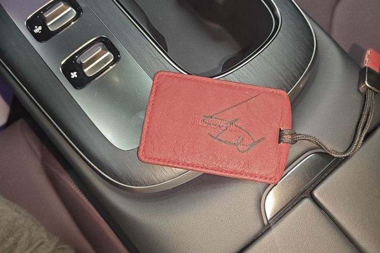MI SU7 2025 immagine di auto #9