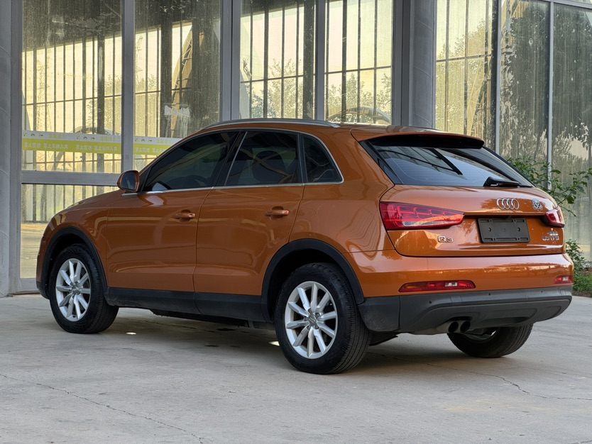 Audi Q3 2017 car image #14