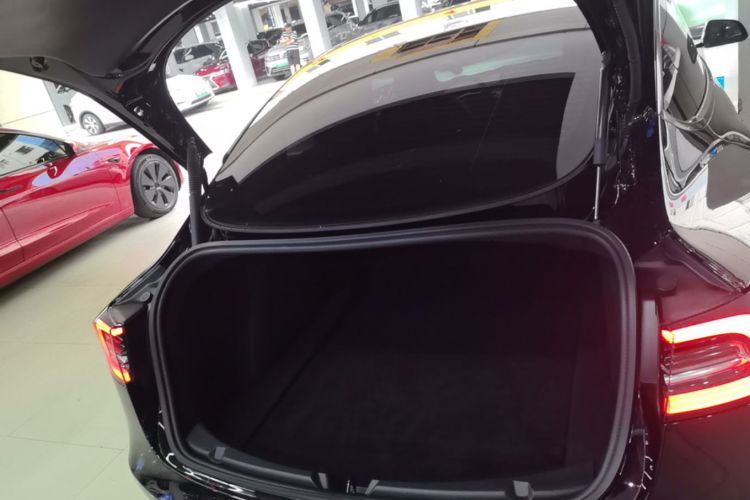 Tesla Model 3 2022 car image #19