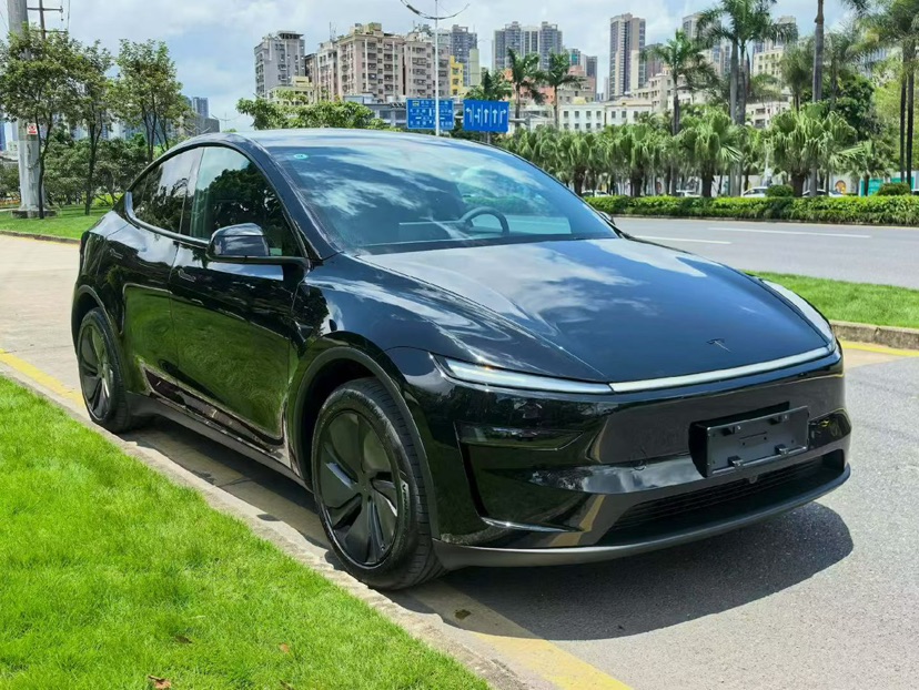 Tesla Model Y 2026 #3 Tesla Model Y 2026 car image #3