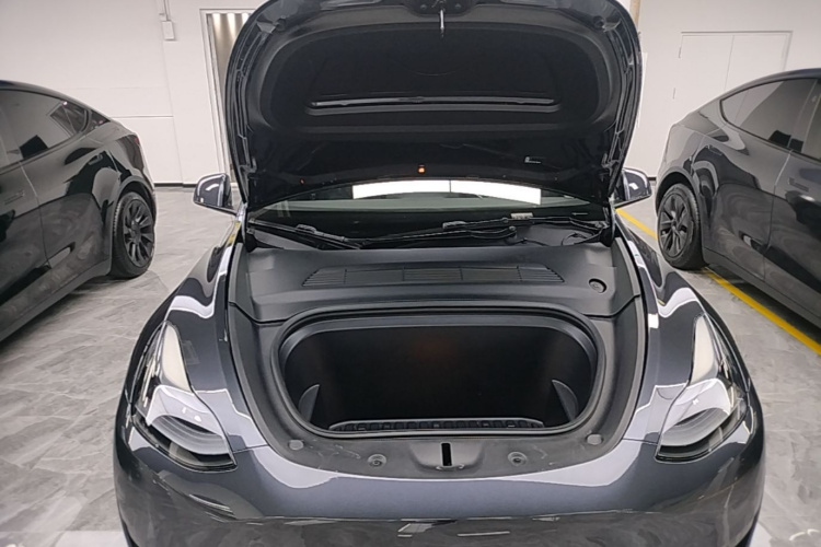 Tesla Model Y 2024 #22 Tesla Model Y 2024 immagine di auto #22